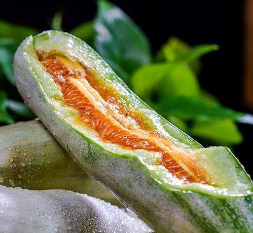 山东网红甜瓜送吃瓜神器,夏日狂欢新潮流