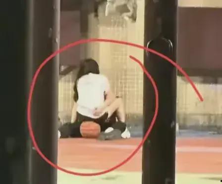 荷兰网红吃瓜事件视频在线观看,吃瓜事件视频全网热议